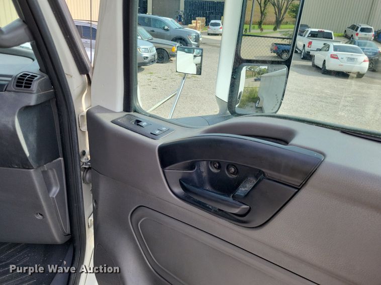 image for item DP5249 2019 International RH613  semi truck