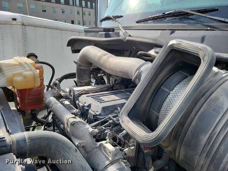 image for item DP5249 2019 International RH613  semi truck