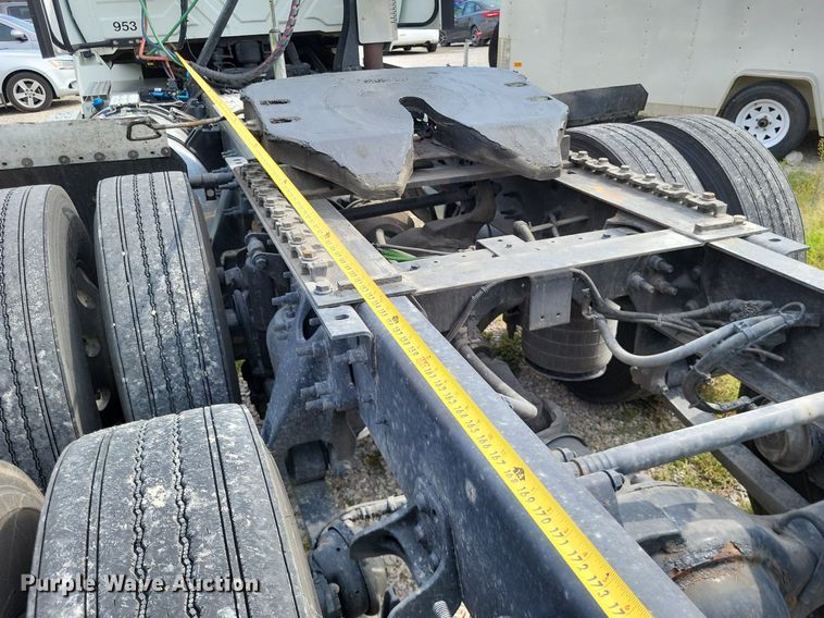 image for item DP5249 2019 International RH613  semi truck