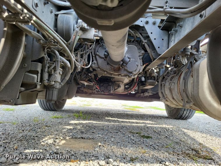 image for item DP5249 2019 International RH613  semi truck