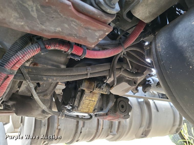 image for item DP5249 2019 International RH613  semi truck