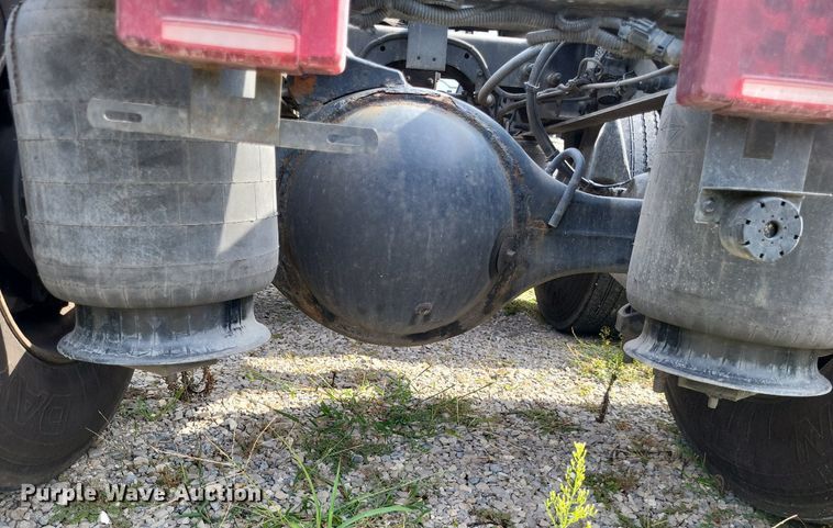 image for item DP5249 2019 International RH613  semi truck