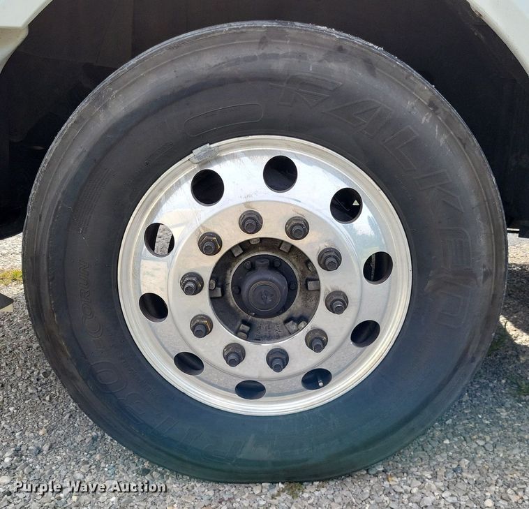 image for item DP5249 2019 International RH613  semi truck