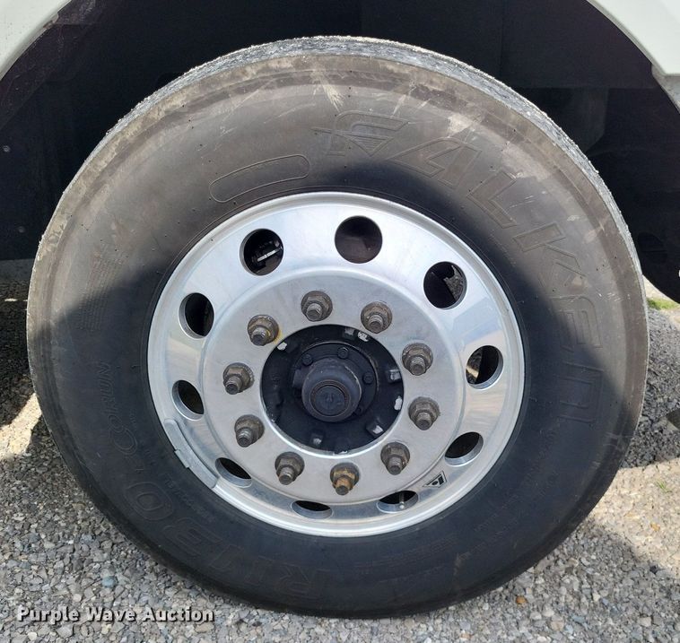 image for item DP5249 2019 International RH613  semi truck