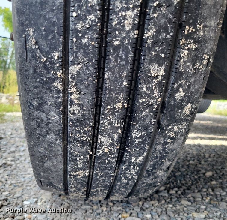 image for item DP5249 2019 International RH613  semi truck