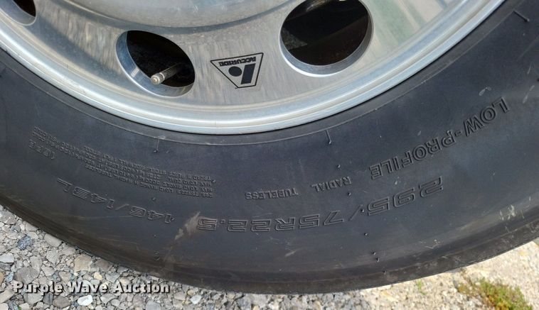 image for item DP5249 2019 International RH613  semi truck