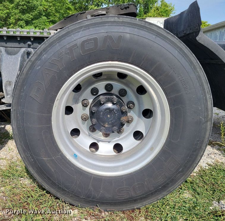 image for item DP5249 2019 International RH613  semi truck