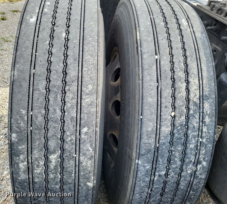 image for item DP5249 2019 International RH613  semi truck