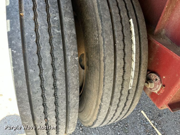 image for item DQ1417 2007 Lufkin  flatbed trailer