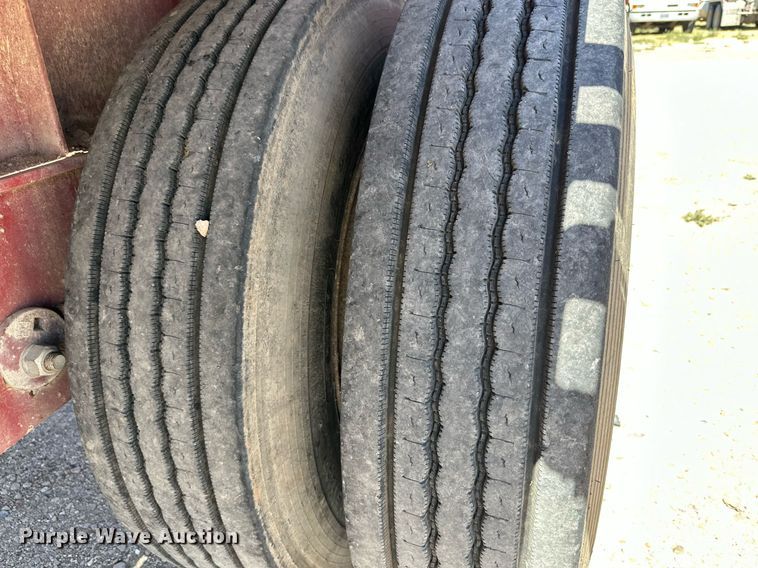 image for item DQ1417 2007 Lufkin  flatbed trailer