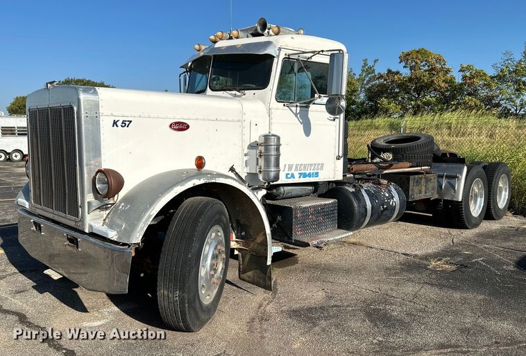 image for item DS7164 1973 Peterbilt 359ST  semi truck