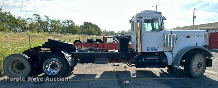 image for item DS7164 1973 Peterbilt 359ST  semi truck