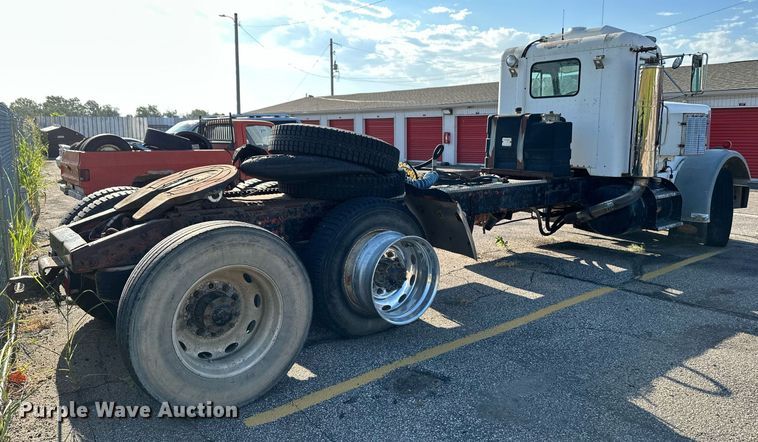 image for item DS7164 1973 Peterbilt 359ST  semi truck