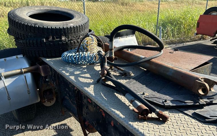 image for item DS7164 1973 Peterbilt 359ST  semi truck