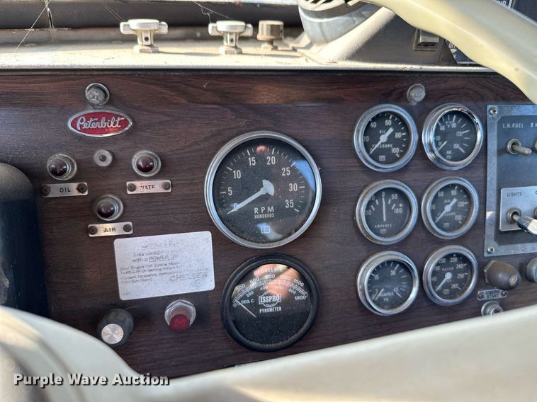 image for item DS7164 1973 Peterbilt 359ST  semi truck