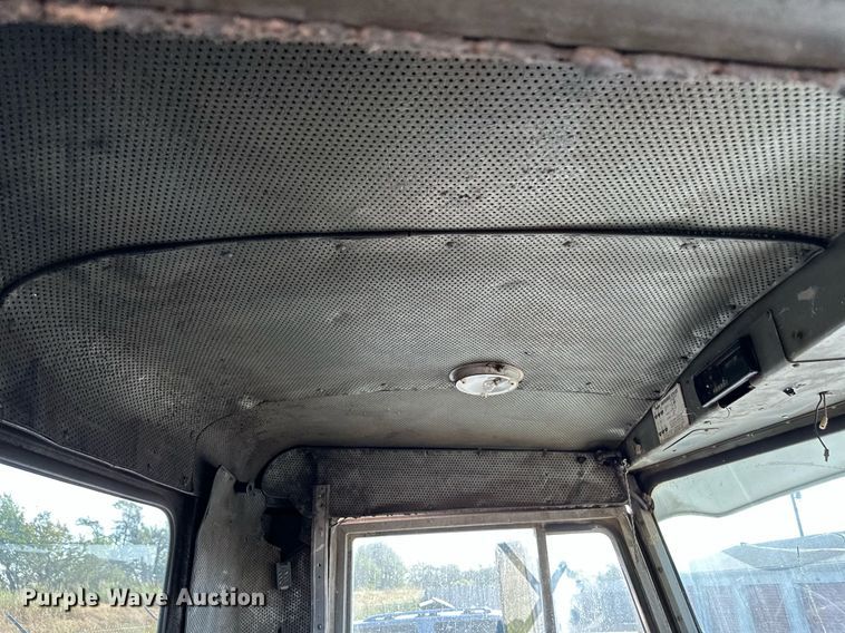 image for item DS7164 1973 Peterbilt 359ST  semi truck