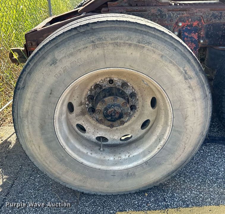 image for item DS7164 1973 Peterbilt 359ST  semi truck