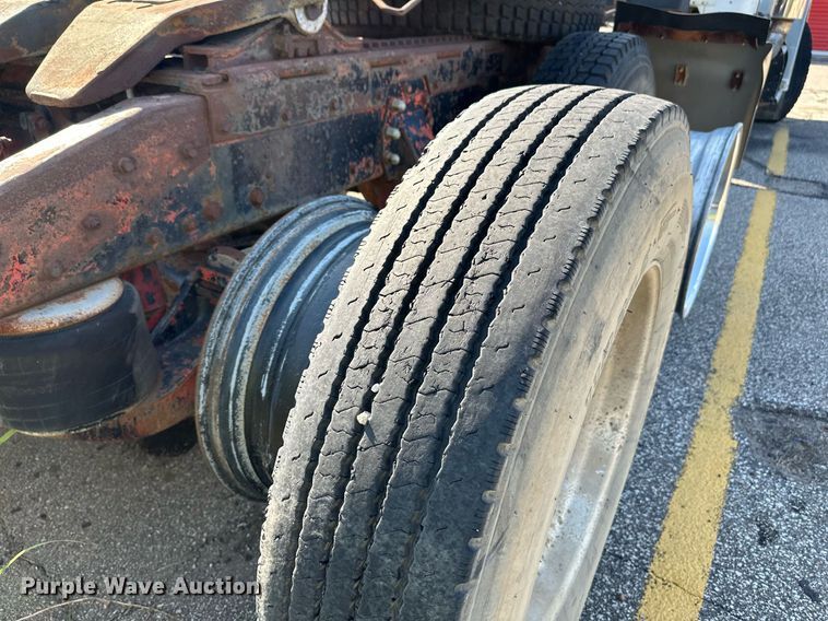 image for item DS7164 1973 Peterbilt 359ST  semi truck