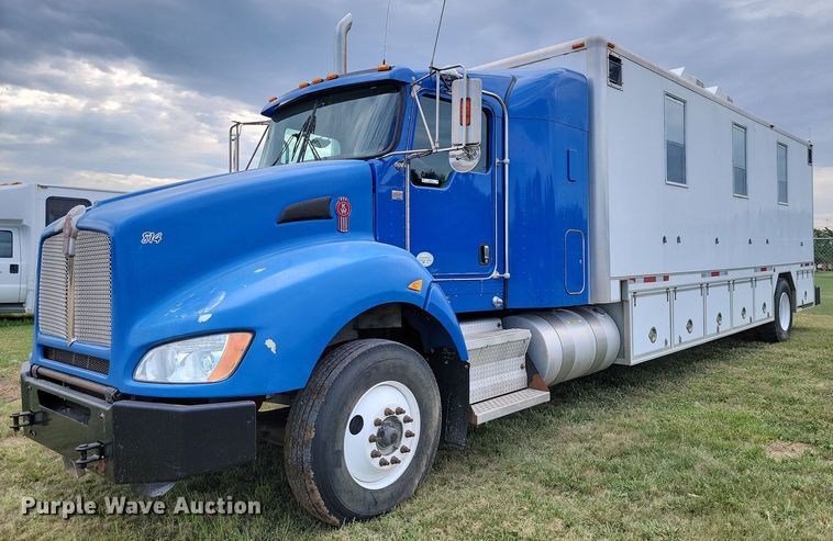 image for item JE9564 2012 Kenworth T440  mobile command center truck