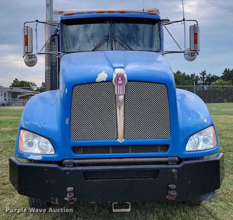 image for item JE9564 2012 Kenworth T440  mobile command center truck