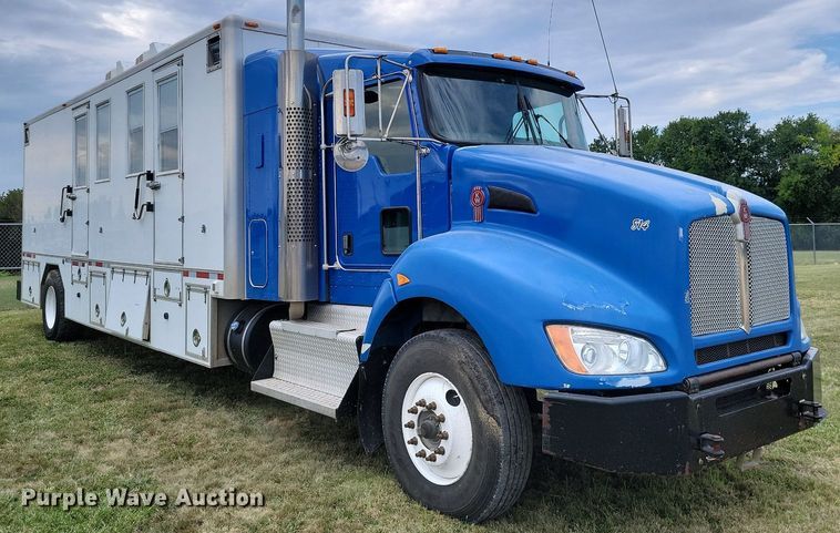 image for item JE9564 2012 Kenworth T440  mobile command center truck