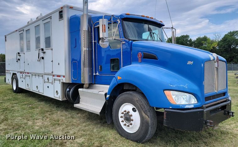 image for item JE9564 2012 Kenworth T440  mobile command center truck