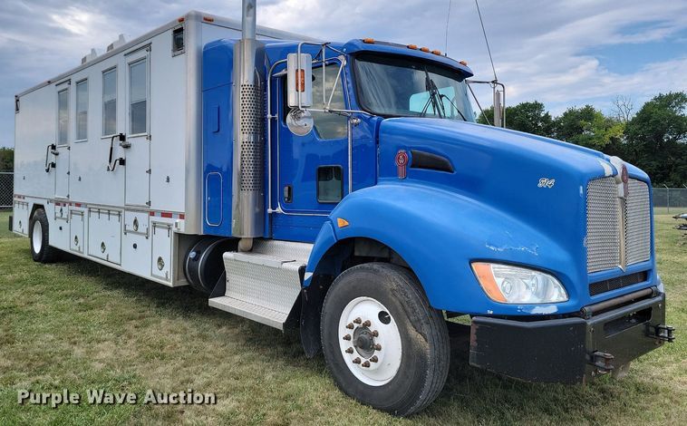image for item JE9564 2012 Kenworth T440  mobile command center truck