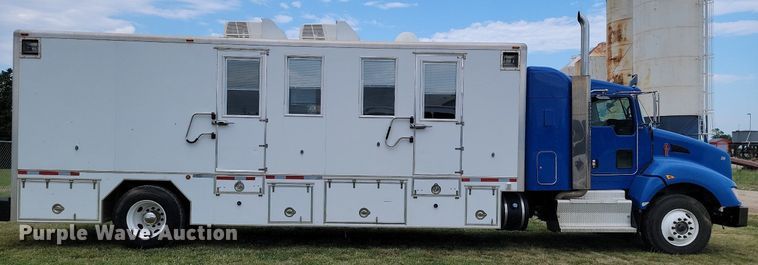 image for item JE9564 2012 Kenworth T440  mobile command center truck