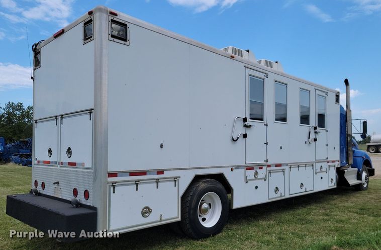 image for item JE9564 2012 Kenworth T440  mobile command center truck