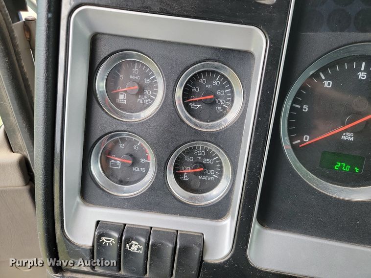 image for item JE9564 2012 Kenworth T440  mobile command center truck