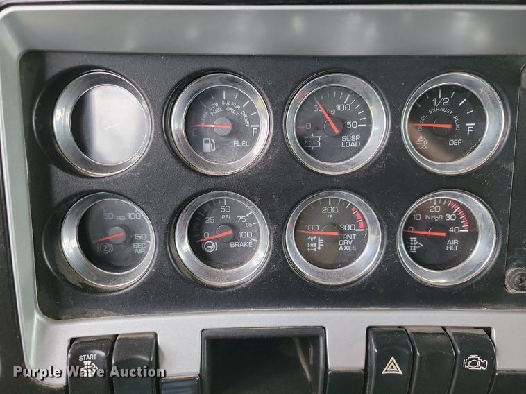 image for item JE9564 2012 Kenworth T440  mobile command center truck