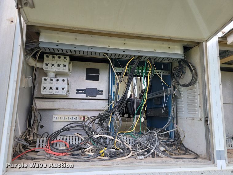 image for item JE9564 2012 Kenworth T440  mobile command center truck