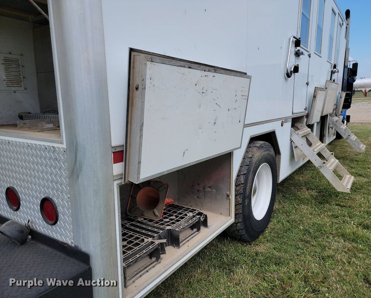 image for item JE9564 2012 Kenworth T440  mobile command center truck