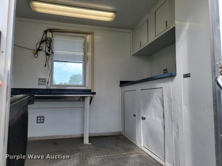 image for item JE9564 2012 Kenworth T440  mobile command center truck