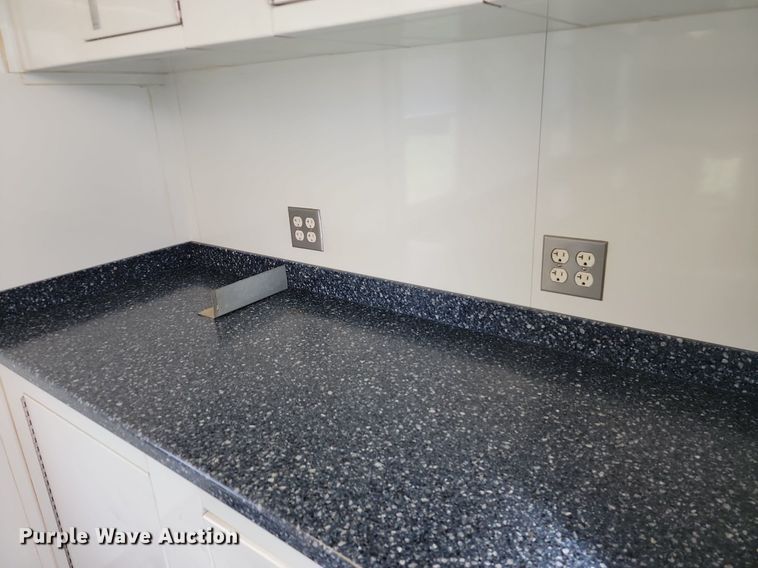 image for item JE9564 2012 Kenworth T440  mobile command center truck