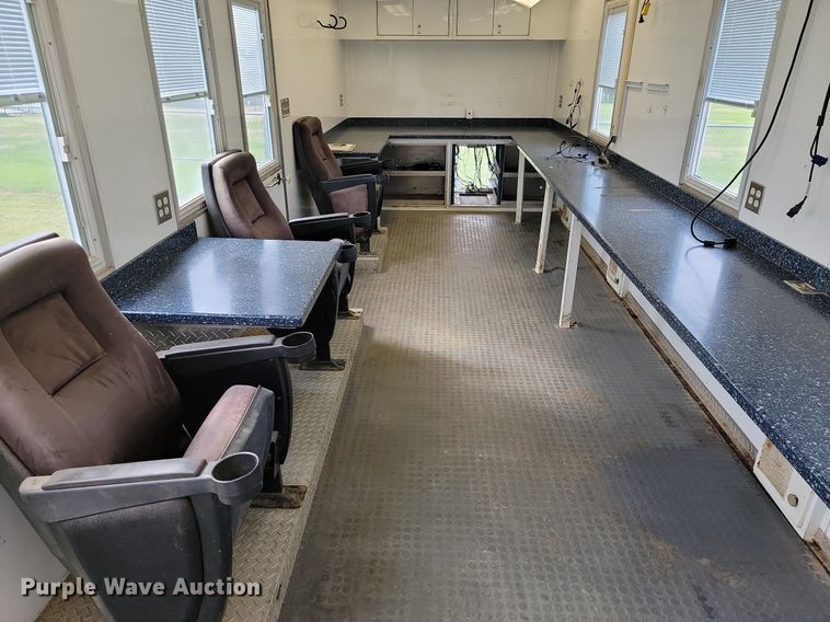 image for item JE9564 2012 Kenworth T440  mobile command center truck