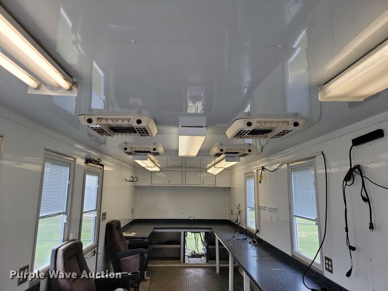 image for item JE9564 2012 Kenworth T440  mobile command center truck