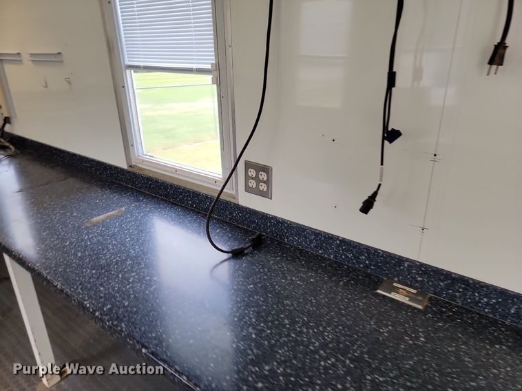 image for item JE9564 2012 Kenworth T440  mobile command center truck