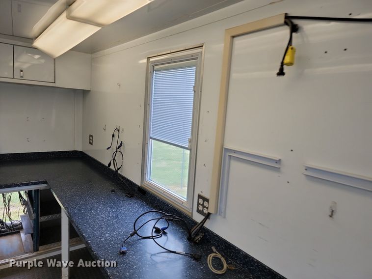 image for item JE9564 2012 Kenworth T440  mobile command center truck