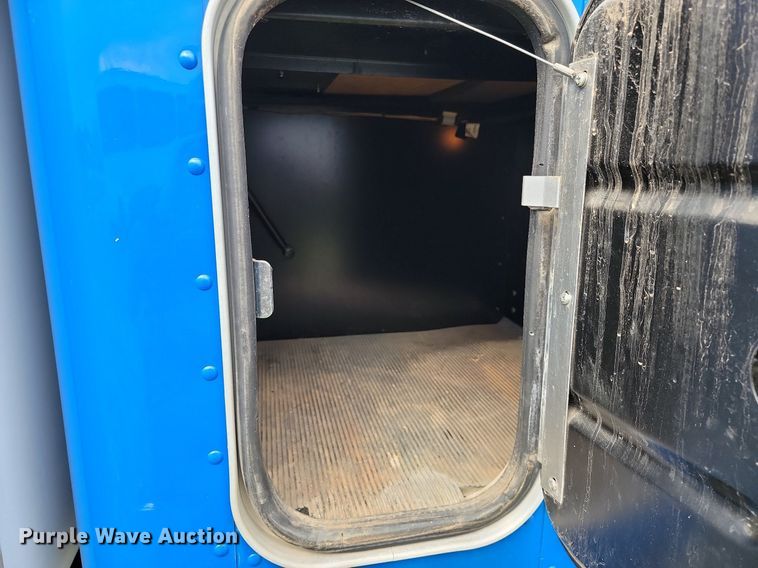 image for item JE9564 2012 Kenworth T440  mobile command center truck