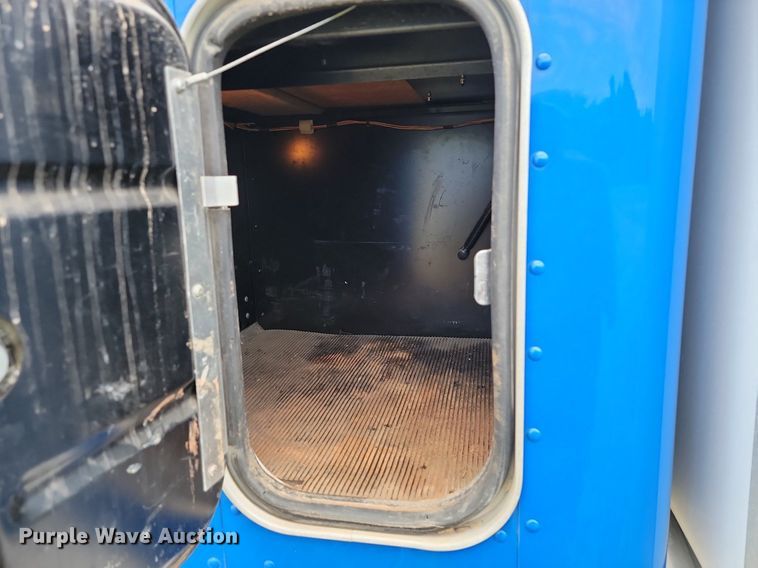 image for item JE9564 2012 Kenworth T440  mobile command center truck