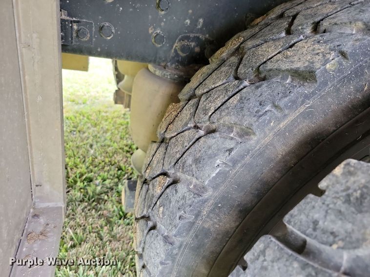 image for item JE9564 2012 Kenworth T440  mobile command center truck