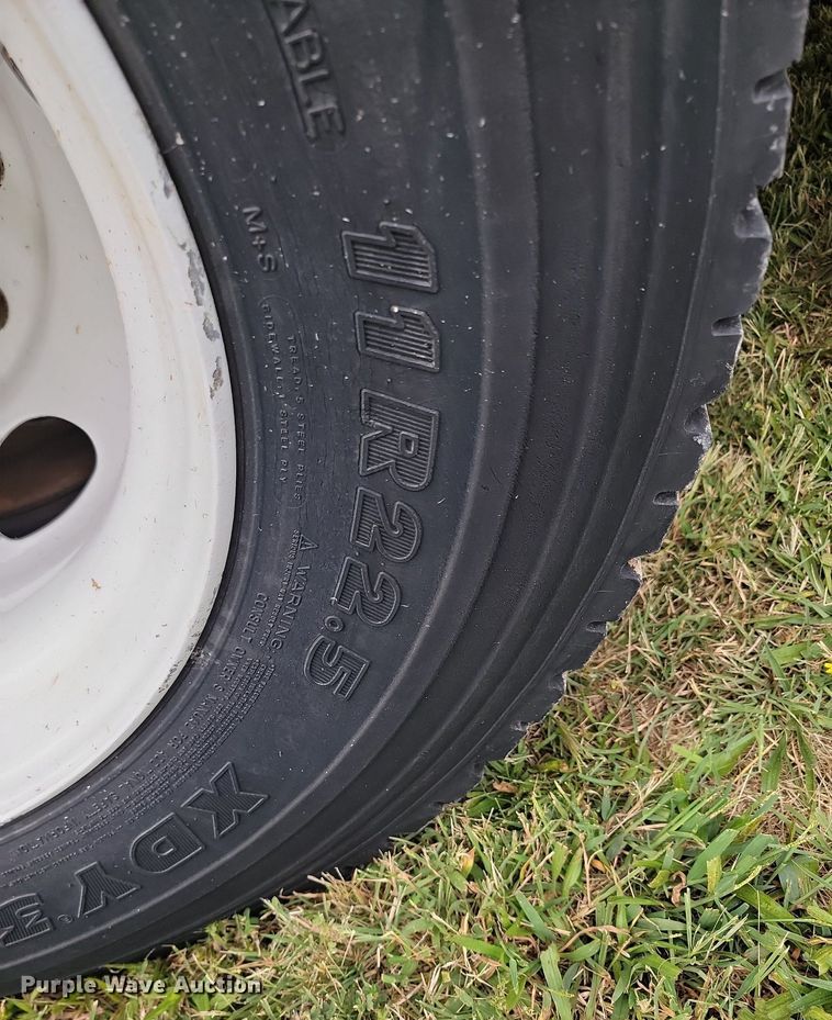 image for item JE9564 2012 Kenworth T440  mobile command center truck