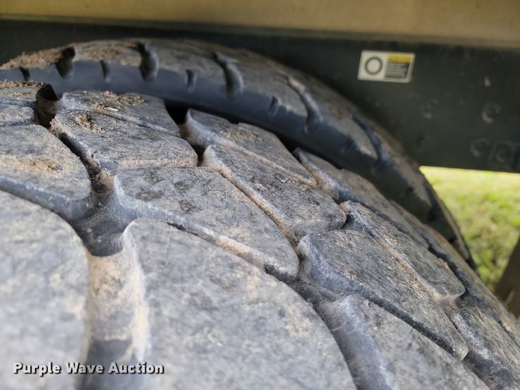 image for item JE9564 2012 Kenworth T440  mobile command center truck