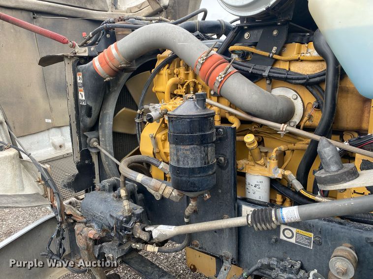 image for item KB9447 2003 Kenworth T800 semi truck