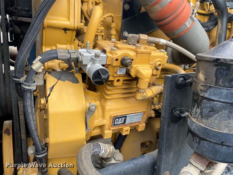 image for item KB9447 2003 Kenworth T800 semi truck