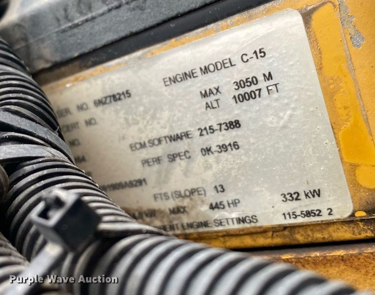 image for item KB9447 2003 Kenworth T800 semi truck