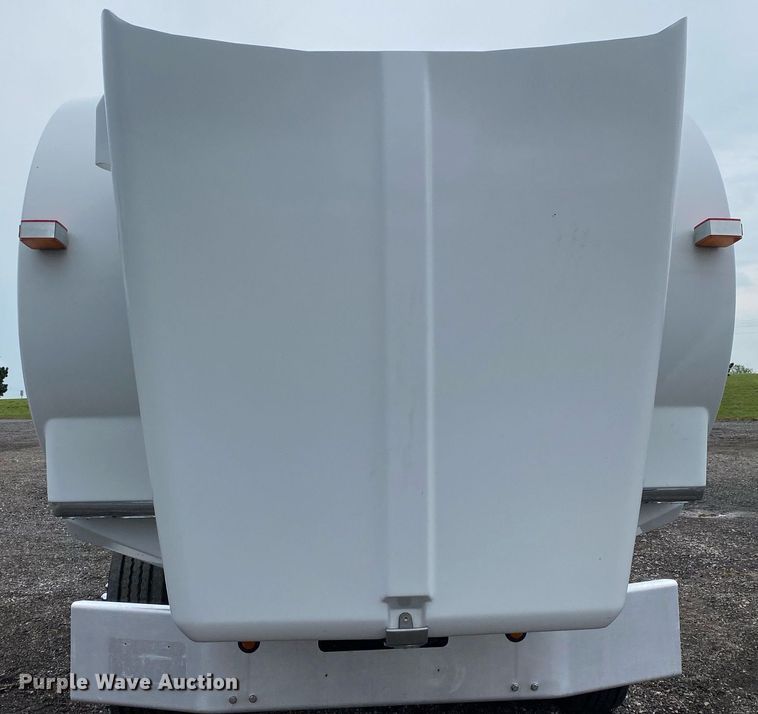 image for item KB9447 2003 Kenworth T800 semi truck