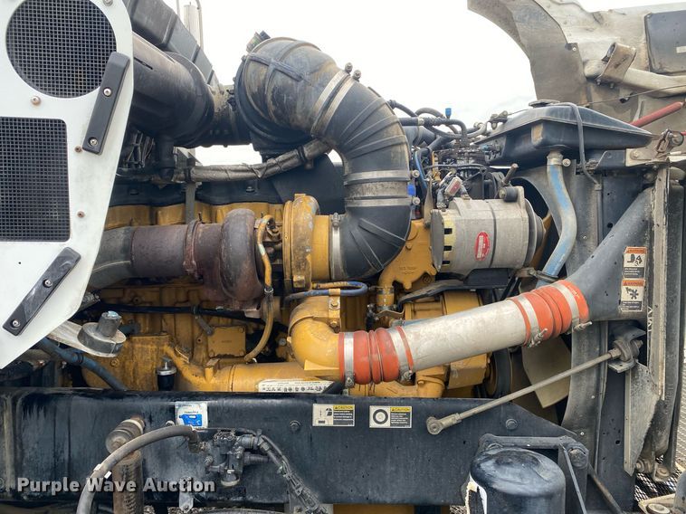 image for item KB9447 2003 Kenworth T800 semi truck