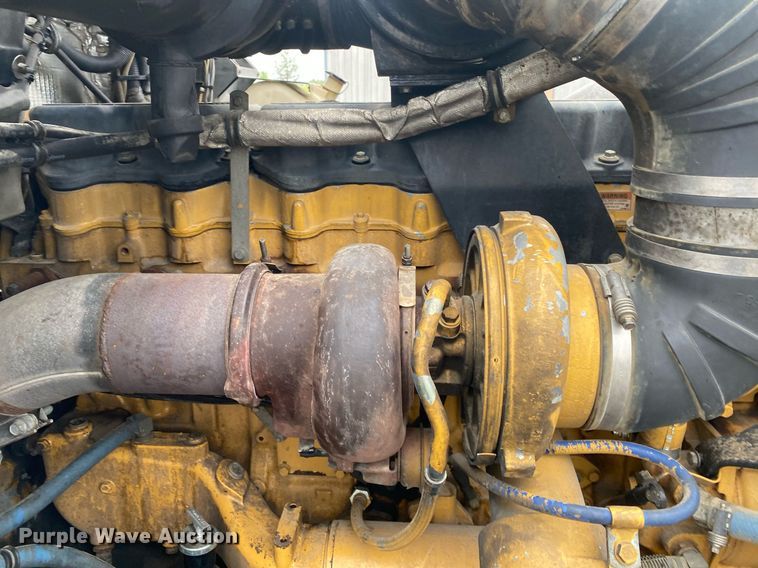 image for item KB9447 2003 Kenworth T800 semi truck